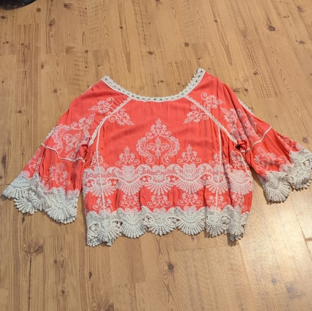 Democracy Coral and White Lace Blouse - Picture 2 of 3